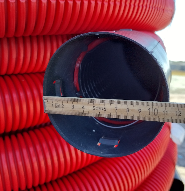 Diameter, Kabelrør. Flexrør. 110/95. Rulle 50m. nedlægning. kabeltræk. kabelbeskyttelse. rød. træksnor.
